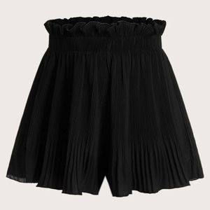 Black pleated ruffle trim shorts